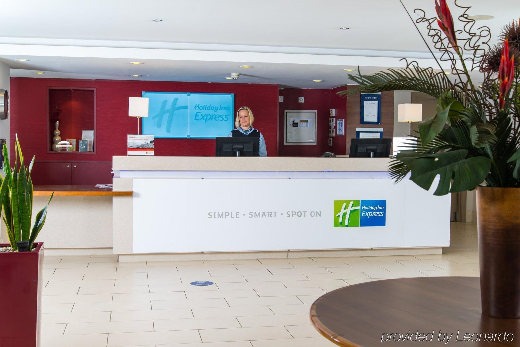 Holiday Inn Express Northampton - South, An Ihg Hotel Exteriör bild
